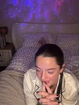 Maisierose online show from February 15, 12:51 am