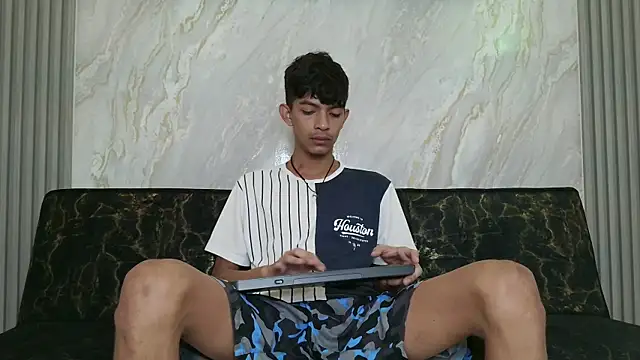 KITTY BOSH online show from May 15, 1:18 pm