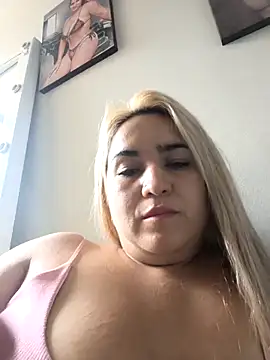 Snapshot of violet-grey chatting on February 22, 3:54 pm violet-grey online show from February 22, 3:54 pm