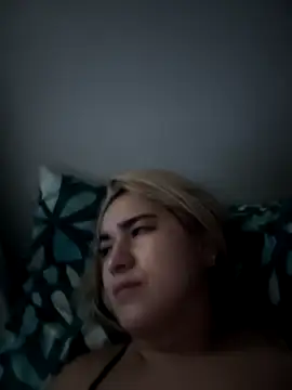 Snapshot of violet-grey chatting on February 28, 1:45 pm violet-grey online show from February 28, 1:45 pm