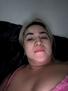 Snapshot of violet-grey chatting on March 16, 1:04 pm violet-grey online show from March 16, 1:04 pm