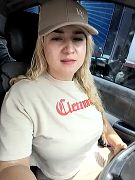 Snapshot of violet-grey chatting on March 24, 4:34 pm violet-grey online show from March 24, 4:34 pm