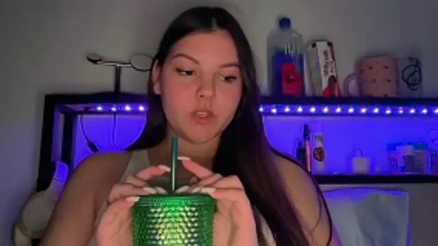 yourmila1 online show from March 5, 10:28 pm