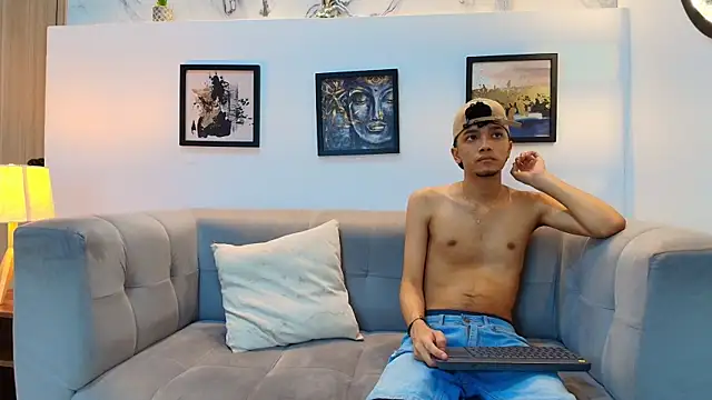 Snapshot of YOUNG_BOYS_HELL chatting on April 17, 1:08 am YOUNG BOYS HELL online show from April 17, 1:08 am