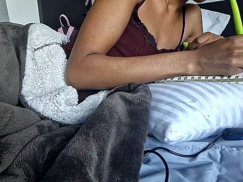 Cinnamonbunn online show from February 26, 6:18 pm