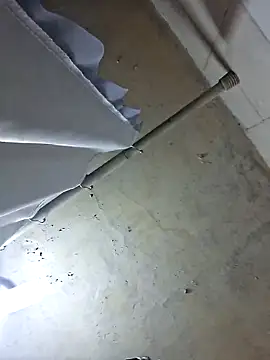 Snapshot of Penecitonoob chatting on March 4, 7:47 am Penecitonoob online show from March 4, 7:47 am