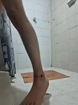 Snapshot of Penecitonoob chatting on March 30, 6:36 am Penecitonoob online show from March 30, 6:36 am