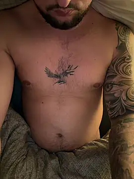 Snapshot of derallerechte001 chatting on February 19, 3:08 pm derallerechte001 online show from February 19, 3:08 pm