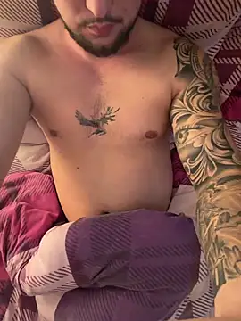 Snapshot of derallerechte001 chatting on March 9, 9:35 am derallerechte001 online show from March 9, 9:35 am