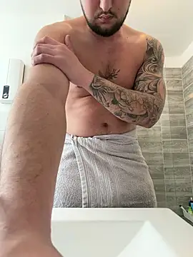 Snapshot of derallerechte001 chatting on March 11, 11:49 am derallerechte001 online show from March 11, 11:49 am