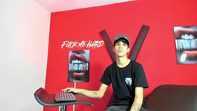 Snapshot of GREEN_BOYS chatting on March 11, 7:25 am GREEN BOYS online show from March 11, 7:25 am