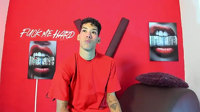 Snapshot of GREEN_BOYS chatting on March 14, 7:36 am GREEN BOYS online show from March 14, 7:36 am