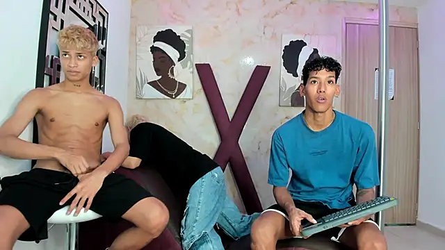 Snapshot of GREEN_BOYS chatting on March 29, 5:07 am GREEN BOYS online show from March 29, 5:07 am