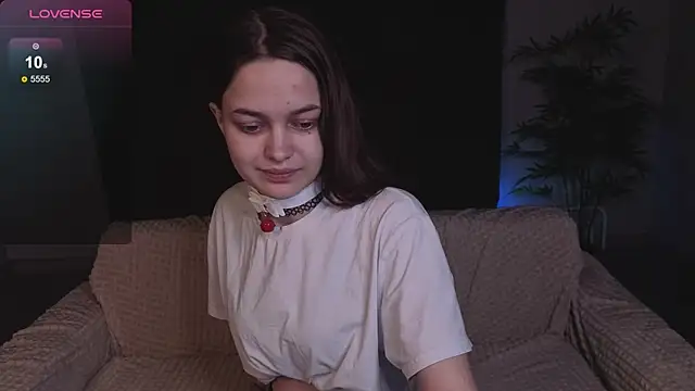 Snapshot of parrot_kisha chatting on March 19, 1:42 am parrot kisha online show from March 19, 1:42 am