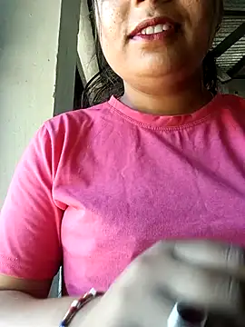 Snapshot of taniya0 chatting on March 8, 6:28 am taniya0 online show from March 8, 6:28 am