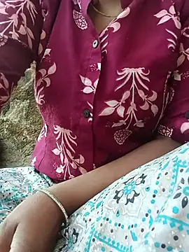 Snapshot of taniya0 chatting on April 3, 1:58 am taniya0 online show from April 3, 1:58 am