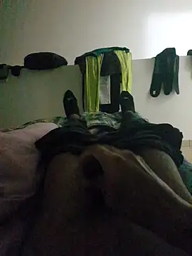 Snapshot of isuru_lakshan chatting on March 26, 3:01 am isuru lakshan online show from March 26, 3:01 am