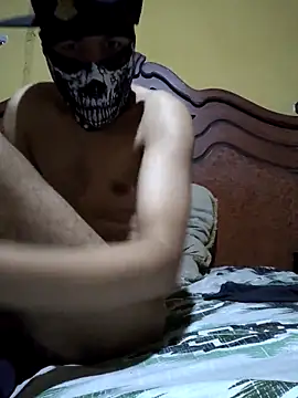 Snapshot of Cholo1096 chatting on March 25, 9:37 am Cholo1096 online show from March 25, 9:37 am