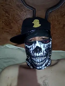 Snapshot of Cholo1096 chatting on April 3, 7:28 am Cholo1096 online show from April 3, 7:28 am