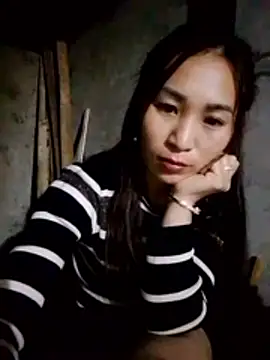 Snapshot of Thobaby112 chatting on April 3, 9:35 pm Thobaby112 online show from April 3, 9:35 pm