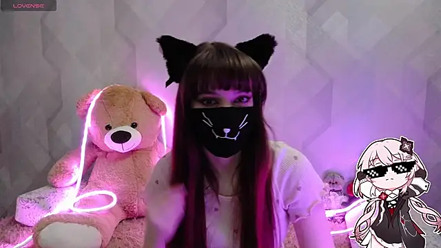 Snapshot of llonaMask chatting on March 10, 7:02 am llonaMask online show from March 10, 7:02 am