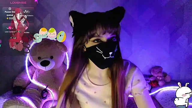 Snapshot of llonaMask chatting on March 30, 9:49 pm llonaMask online show from March 30, 9:49 pm