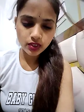 Snapshot of samayra1144 chatting on April 6, 3:24 pm samayra1144 online show from April 6, 3:24 pm