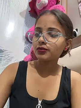 Snapshot of samayra1144 chatting on May 5, 10:56 am samayra1144 online show from May 5, 10:56 am