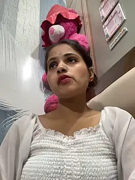 Snapshot of samayra1144 chatting on May 9, 8:58 pm samayra1144 online show from May 9, 8:58 pm