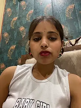 Snapshot of samayra1144 chatting on June 7, 12:53 pm samayra1144 online show from June 7, 12:53 pm