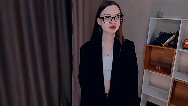 Snapshot of HazelPanos chatting on February 16, 7:04 am HazelPanos online show from February 16, 7:04 am