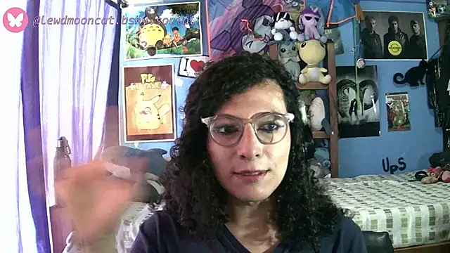 Snapshot of lewd_mooncat chatting on May 5, 9:34 pm lewd mooncat online show from May 5, 9:34 pm