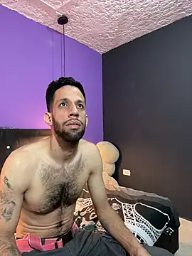 Snapshot of Karim_mansur chatting on February 18, 3:41 pm Karim mansur online show from February 18, 3:41 pm