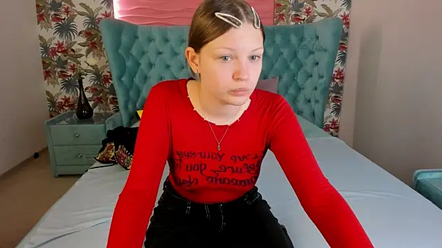 LauraBev online show from February 19, 12:34 pm