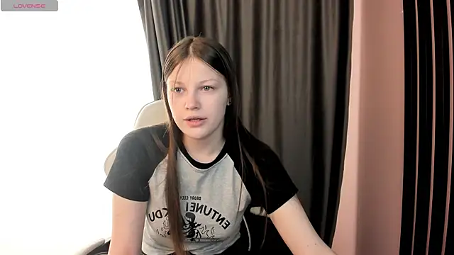 LauraBev online show from May 11, 5:24 am