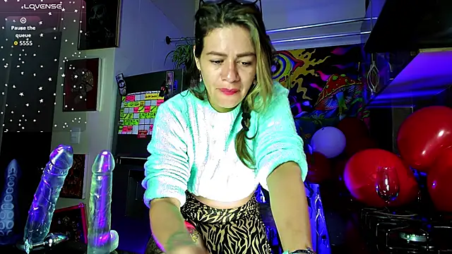 oriana thomson01 online show from March 13, 4:30 am