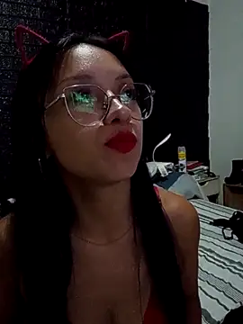 Moondefuego online show from April 5, 12:19 am