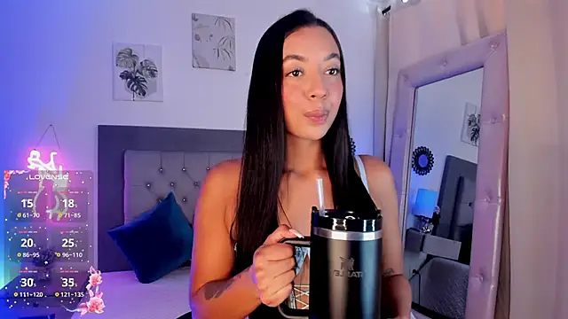 julietha Vega online show from March 28, 6:18 pm