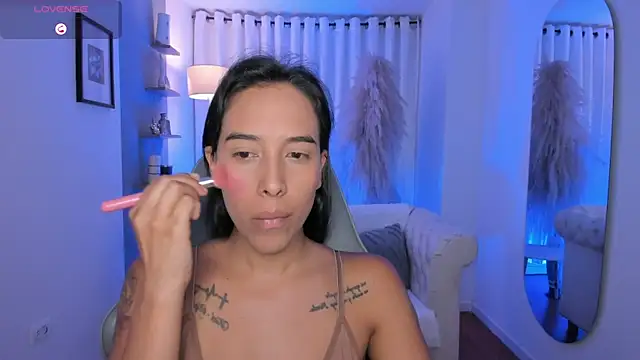 Snapshot of saori_katsumi_ chatting on April 1, 11:00 am saori katsumi online show from April 1, 11:00 am