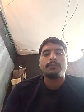 Snapshot of cisneros1233 chatting on February 15, 8:35 am cisneros1233 online show from February 15, 8:35 am