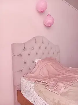 kiki milu online show from March 12, 2:23 pm