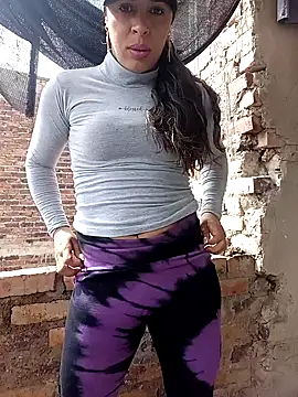kiki milu online show from April 28, 2:22 pm