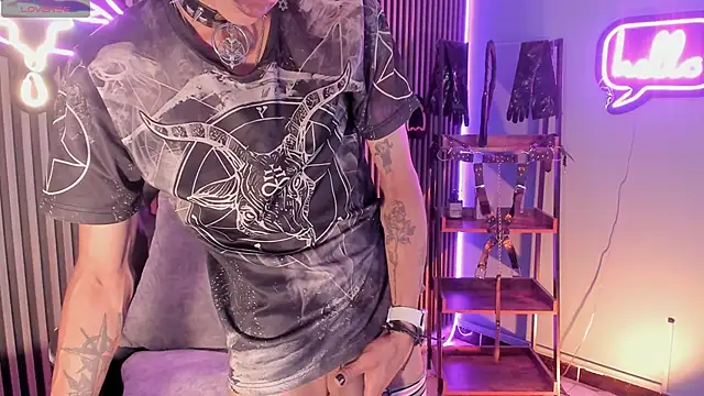 Maximoking26 online show from March 18, 1:42 am