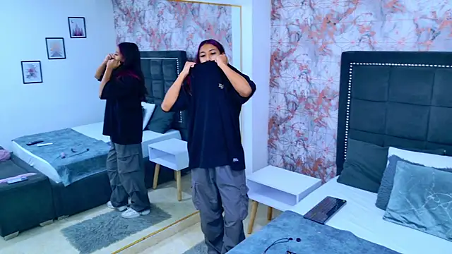 Snapshot of Raven_Gloomy chatting on March 2, 12:23 pm Raven Gloomy online show from March 2, 12:23 pm