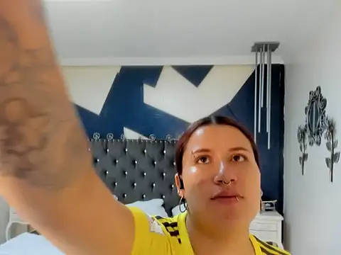 sara gray   online show from March 26, 5:18 pm