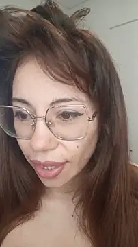 Snapshot of DeenaJones chatting on February 18, 7:21 pm DeenaJones online show from February 18, 7:21 pm