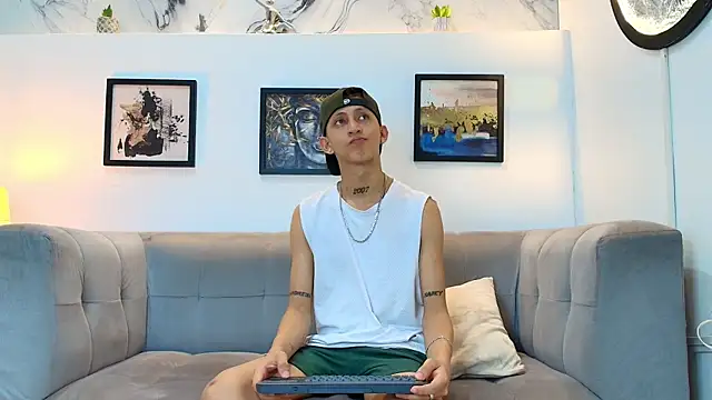 BOYS PLAY online show from May 17, 1:25 am