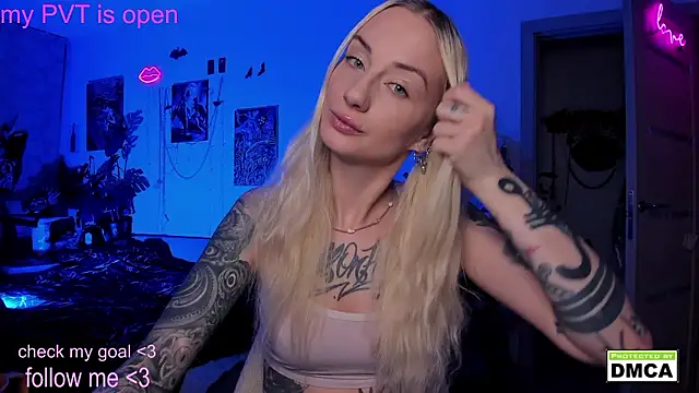 Snapshot of meow_kiki_ chatting on February 18, 8:05 pm meow kiki online show from February 18, 8:05 pm