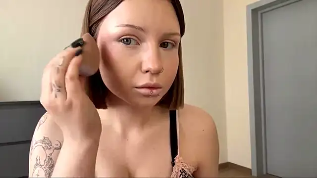 PledHoly online show from April 5, 10:45 am