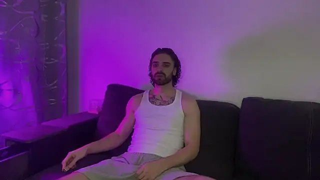 Snapshot of LiamKortes chatting on February 17, 5:52 pm LiamKortes online show from February 17, 5:52 pm